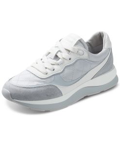 women's comfortable sneakers