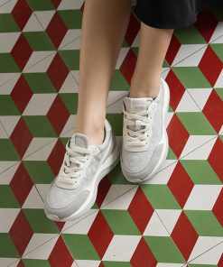 women's comfortable sneakers