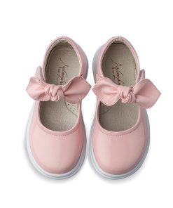 Little Blue Lamb, ballerinas