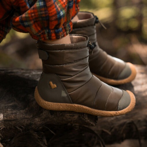 kids winter boots, barefoot, little blue lamb